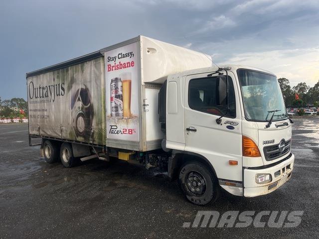 Hino FD1J Curtainsider trucks