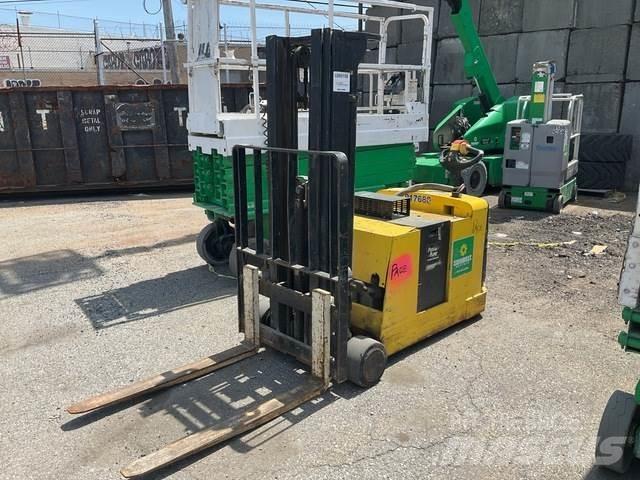 Hyster W30ZC Self propelled stackers
