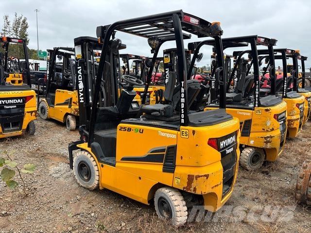 Hyundai 25B-9U Electric forklift trucks