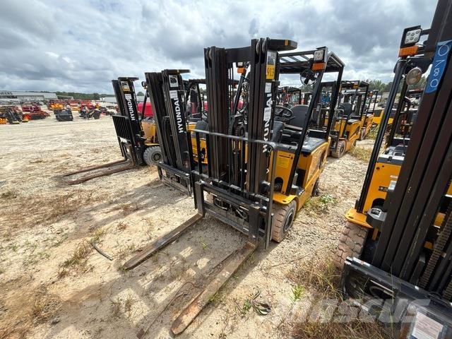 Hyundai 25B-9U Electric forklift trucks