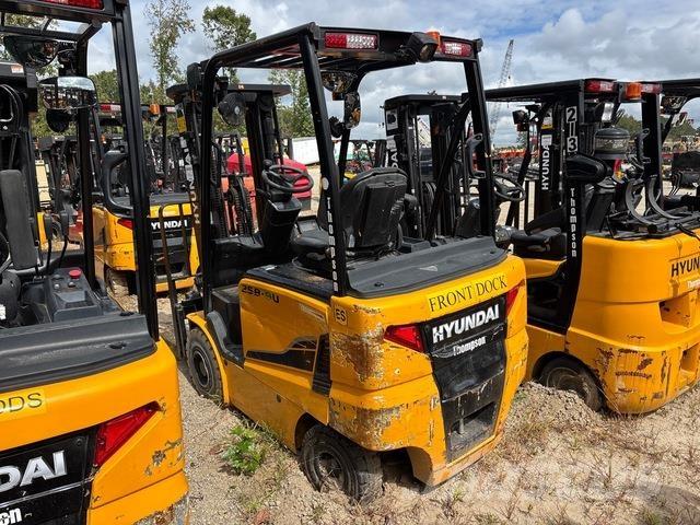 Hyundai 25B-9U Electric forklift trucks
