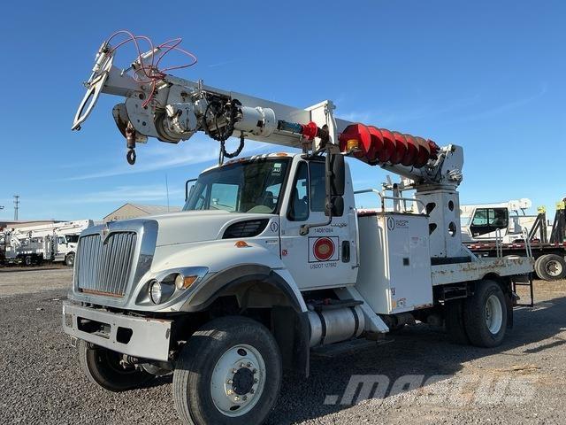 IHC 7300 Mobile drill rig trucks