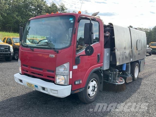 Isuzu NRR Sweeper trucks