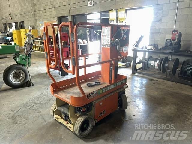 JLG 1230ES Vertical mast lifts