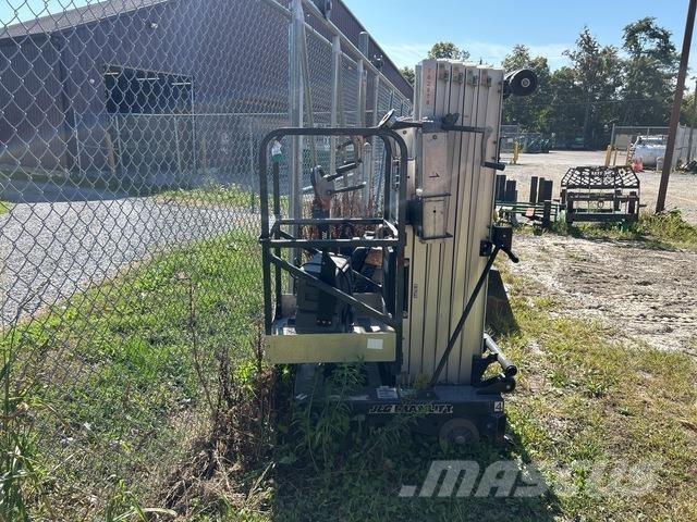 JLG 25AM Vertical mast lifts