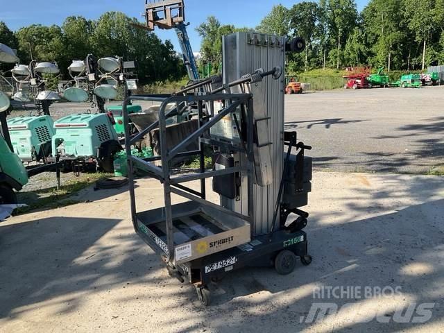 JLG 30AM Vertical mast lifts
