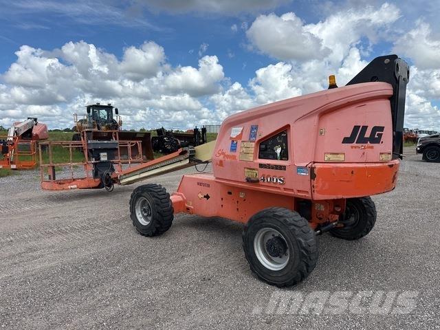 JLG 400S Telescopic boom lifts