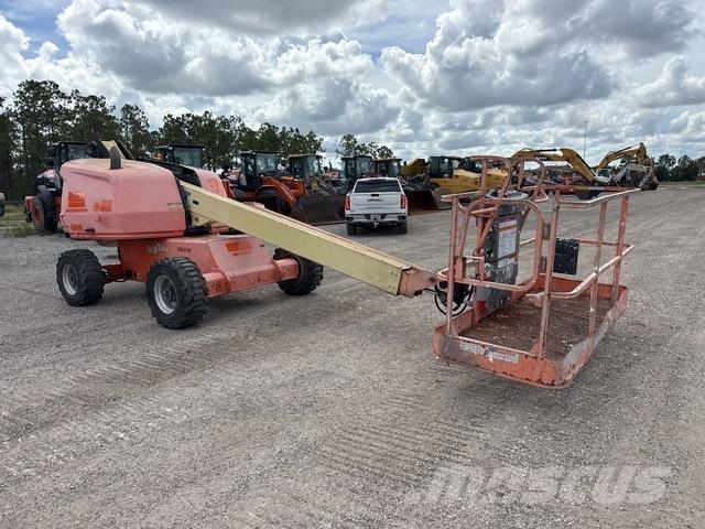JLG 400S Telescopic boom lifts