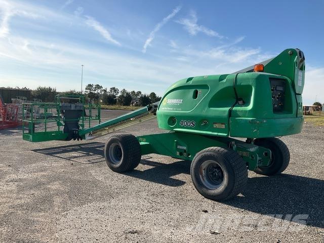 JLG 400S Telescopic boom lifts