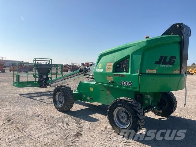 JLG 400S Telescopic boom lifts