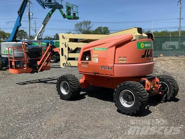 JLG 450AJ Articulated boom lifts