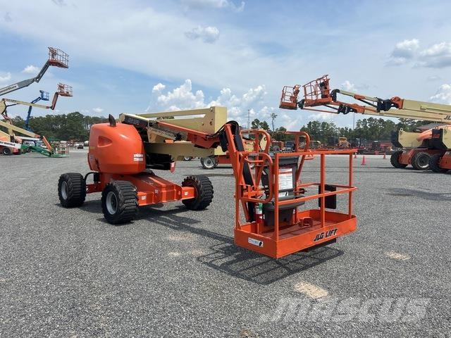 JLG 450AJ Articulated boom lifts