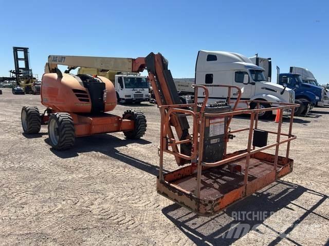 JLG 600AJ Articulated boom lifts