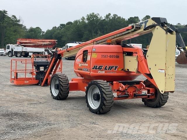 JLG 600AJ Articulated boom lifts