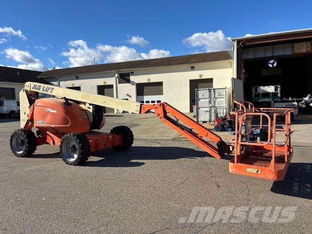 JLG 600AJ Articulated boom lifts