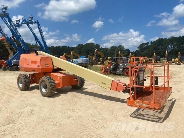 JLG 600S Telescopic boom lifts