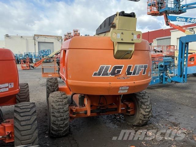JLG 600S Telescopic boom lifts