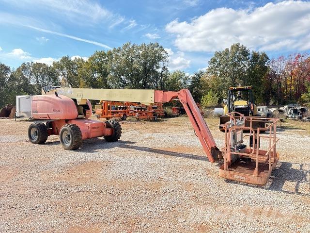 JLG 660SJ Articulated boom lifts