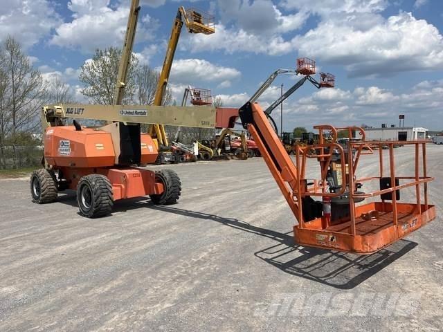 JLG 800 AJ Articulated boom lifts