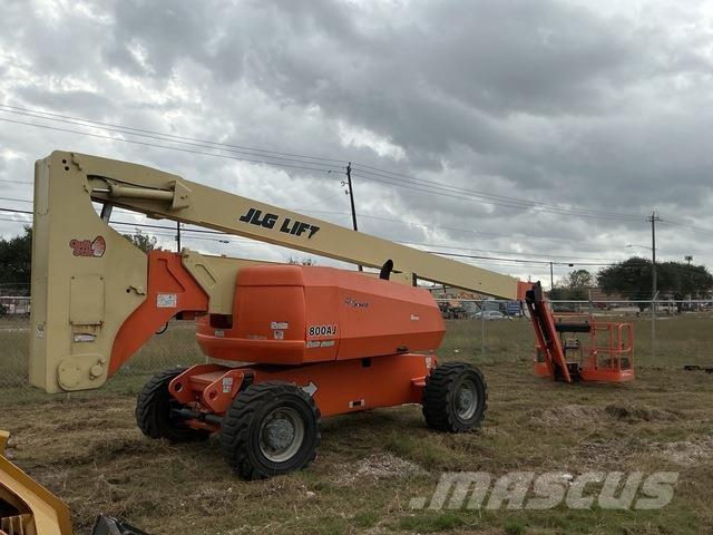 JLG 800 AJ Articulated boom lifts