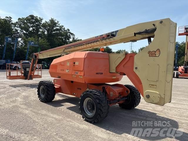 JLG 800AJ Articulated boom lifts