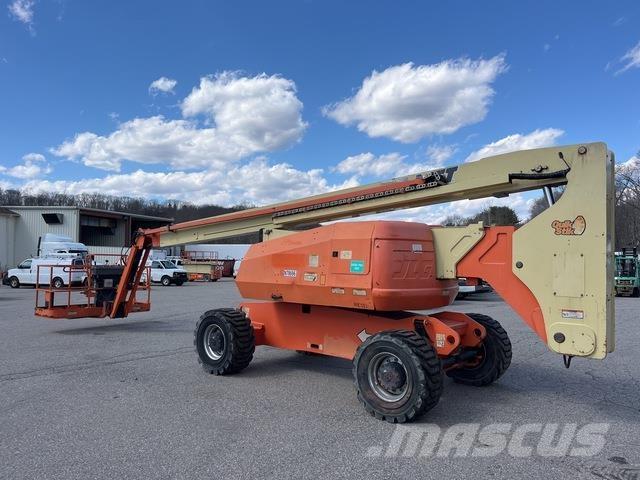 JLG 800AJ Articulated boom lifts