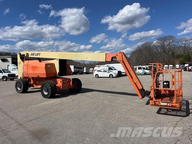 JLG 800AJ Articulated boom lifts