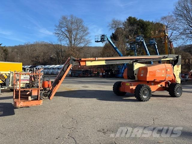 JLG 800AJ Articulated boom lifts
