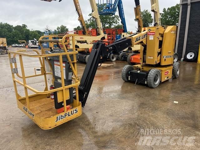 JLG E300AJP Articulated boom lifts
