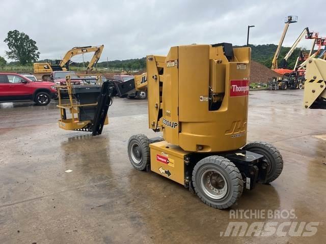 JLG E300AJP Articulated boom lifts