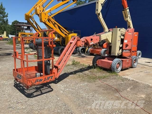 JLG E300AJP Articulated boom lifts