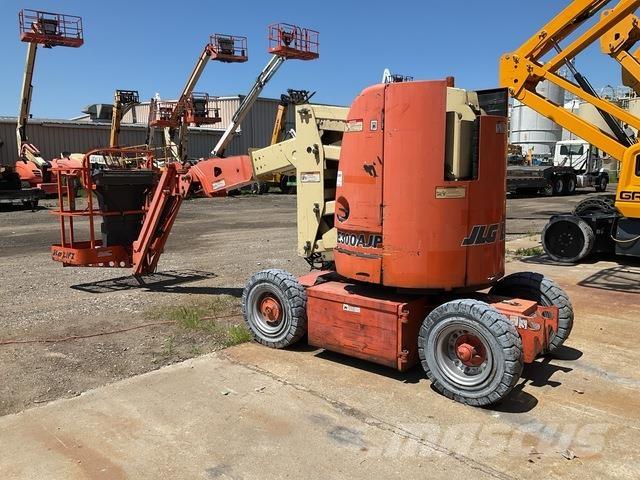 JLG E300AJP Articulated boom lifts