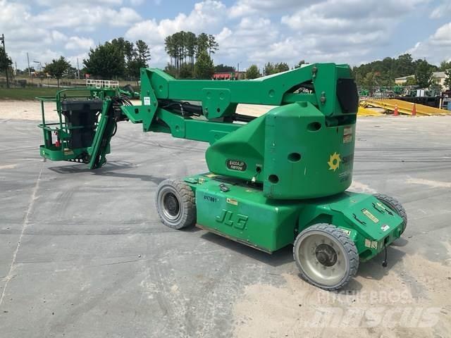 JLG E400AJP Articulated boom lifts