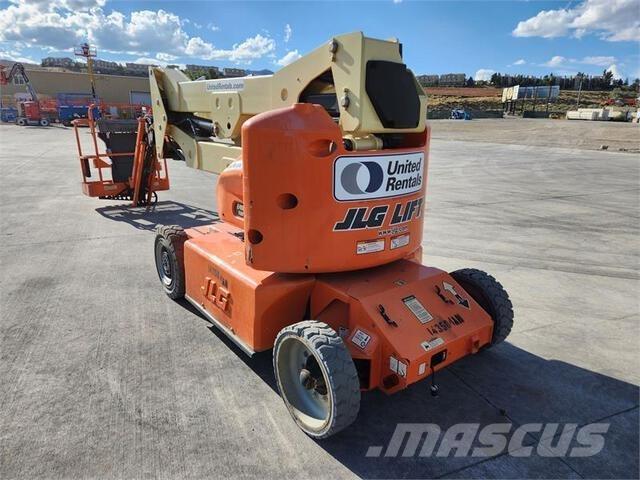 JLG E400AJP Articulated boom lifts