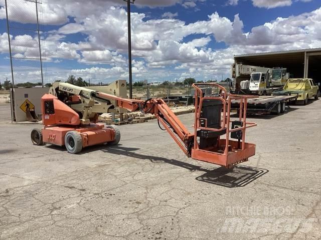 JLG E400AJPN Articulated boom lifts