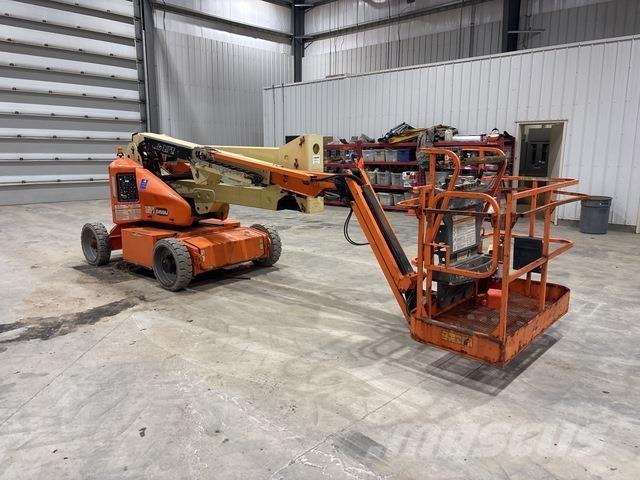 JLG E450AJ Articulated boom lifts