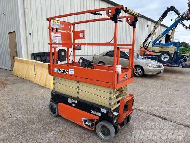 JLG ES1932-LC Scissor lifts