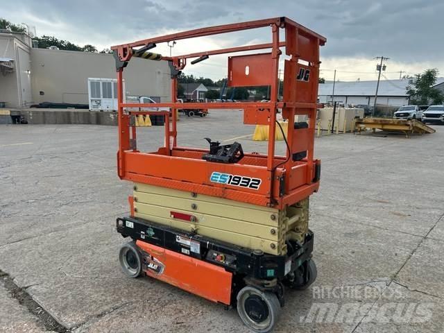 JLG ES1932-LC Scissor lifts