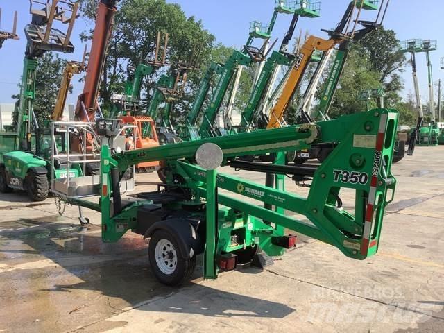 JLG T-350 Trailer mounted aerial platforms