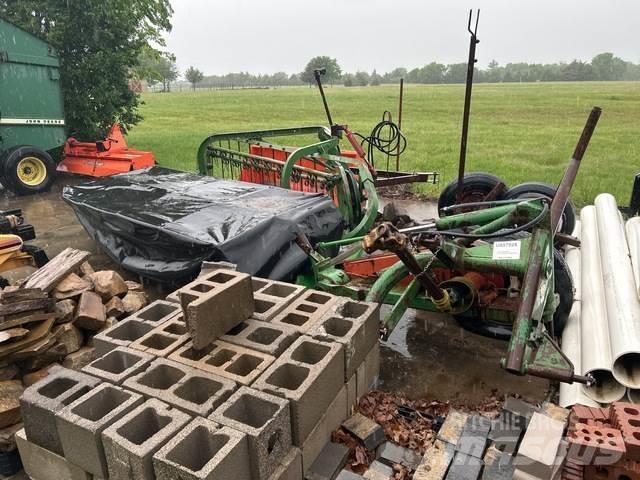 John Deere  Construction - Others