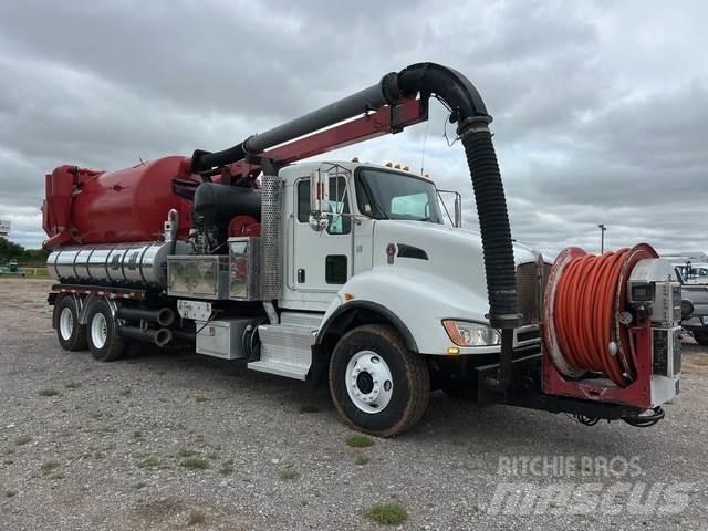 Kenworth T400 Crawler excavators