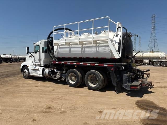 Kenworth T660 Combi / vacuum trucks