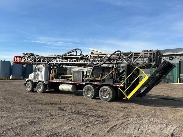 Kenworth T800 Mobile drill rig trucks