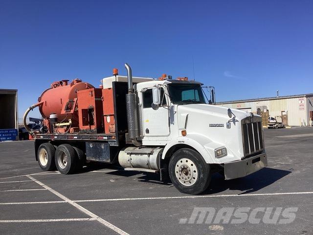 Kenworth T800 Crawler excavators