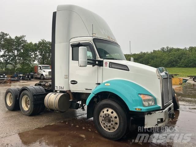 Kenworth T880 Tractor Units