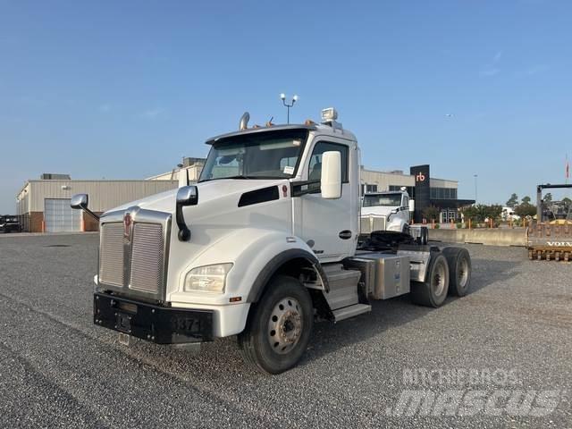 Kenworth T880 Tractor Units