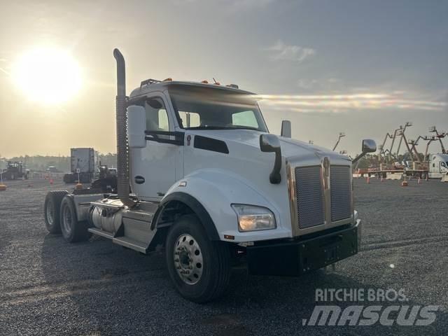 Kenworth T880 Tractor Units