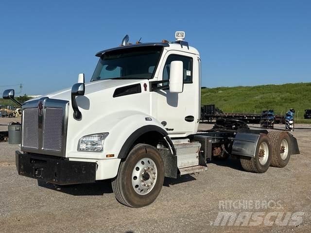 Kenworth T880 Tractor Units
