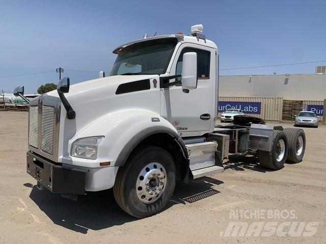 Kenworth T880 Tractor Units