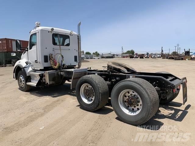 Kenworth T880 Tractor Units